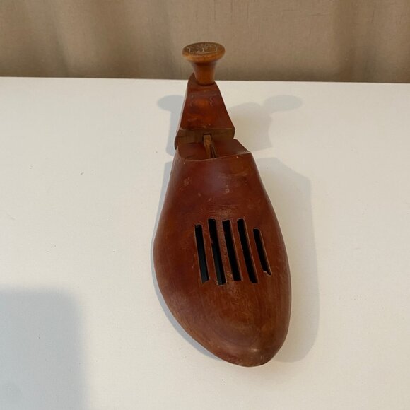 Vintage Florsheim Wooden Shoe Stretcher – Adjustable to 10.5" – Ball Width 3.5"‎ - Picture 3 of 7